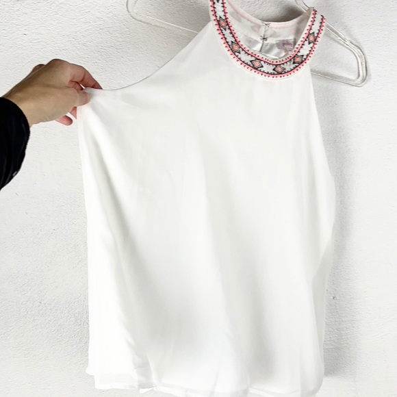 PIXLEY | 💐Beaded Neckline Loose Sleeveless Blouse Top - Picture 7 of 8